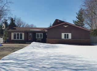 6853 Olde Pine Dr, Jenison, MI 49428