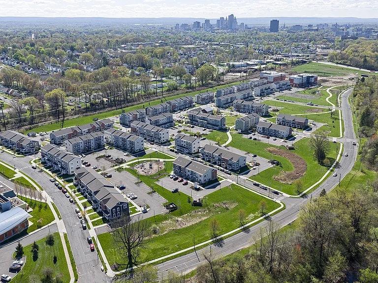 Heights at Village at Park River — Photo 39