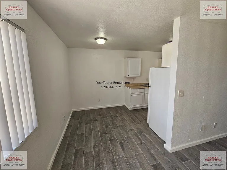 916 S 4th Avenue - Casitas Del Oeste — Photo 9
