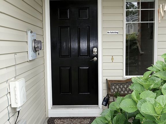 2nd image of 9700 NE 28th Pl