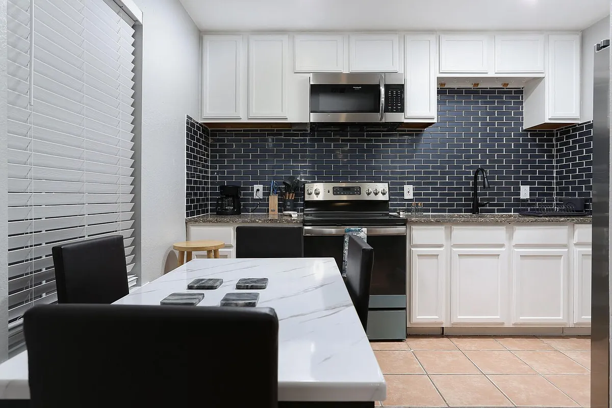 Building Photo - 507 Oregon St #4