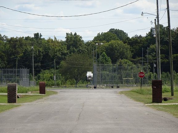5th image of 109 Marberry Ln