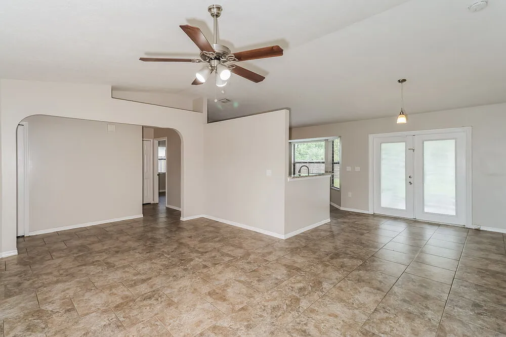 4 bed, 2.0 bath, 1686 sqft, $1,710 — Photo 4