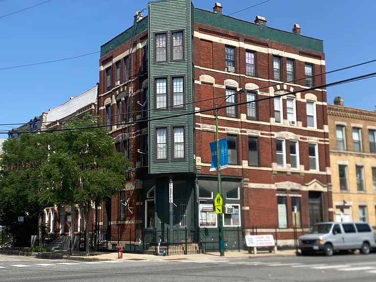 1700 S Ashland Ave #3F — Photo 1