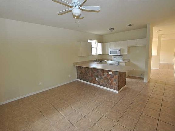 5th image of 1375 SW 105th Ave