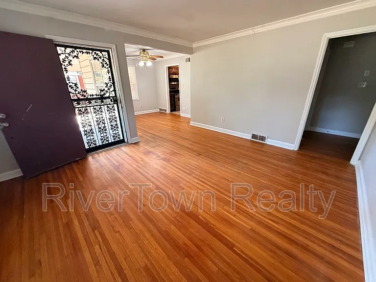 4573 Boyce Rd — Photo 5