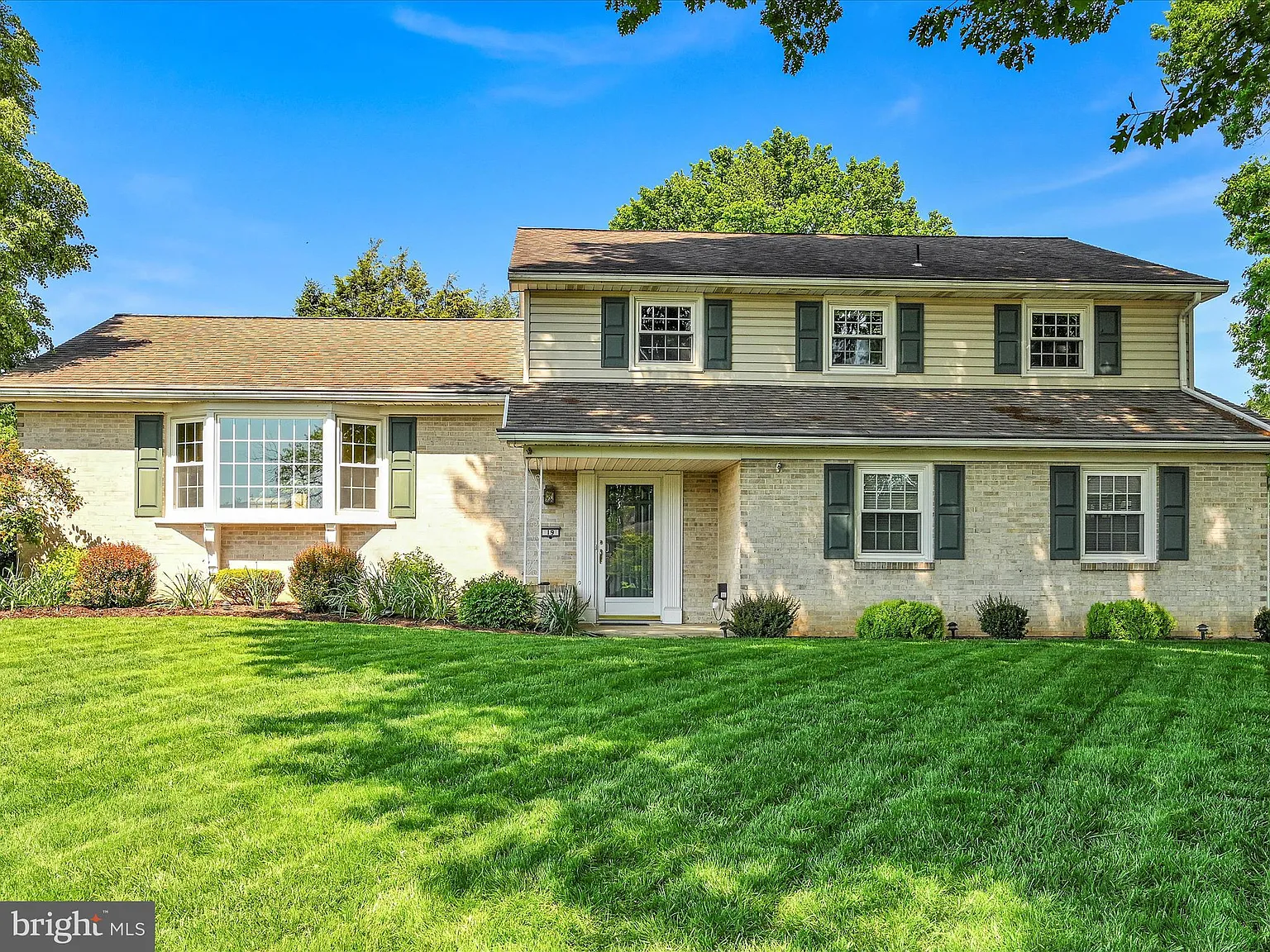 19 Blaine Ave photo 1