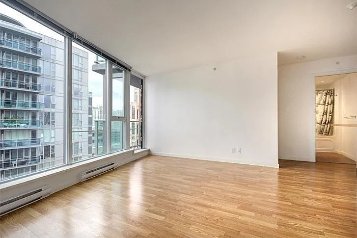 233 Robson St #2710 — Photo 5