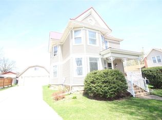 613 Locust St, La Porte City, IA