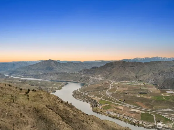 1 Pine Bluffs Lane, Orondo, WA 98830