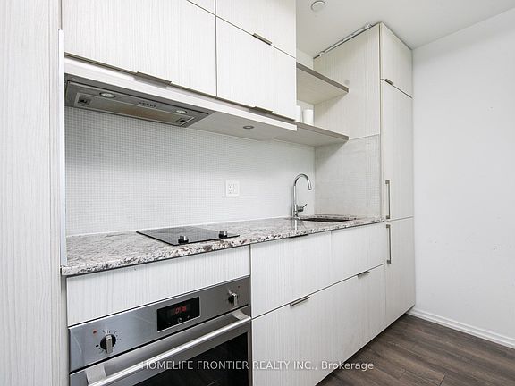 4th image of 197 Yonge St #1513