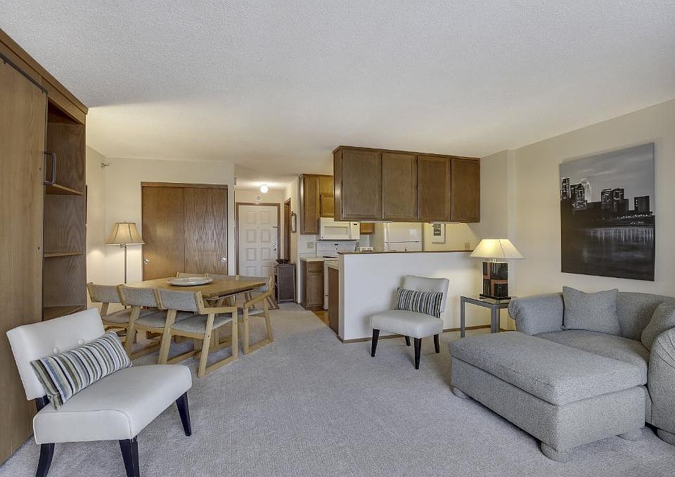 1st image of 433 S 7th St APT 2122