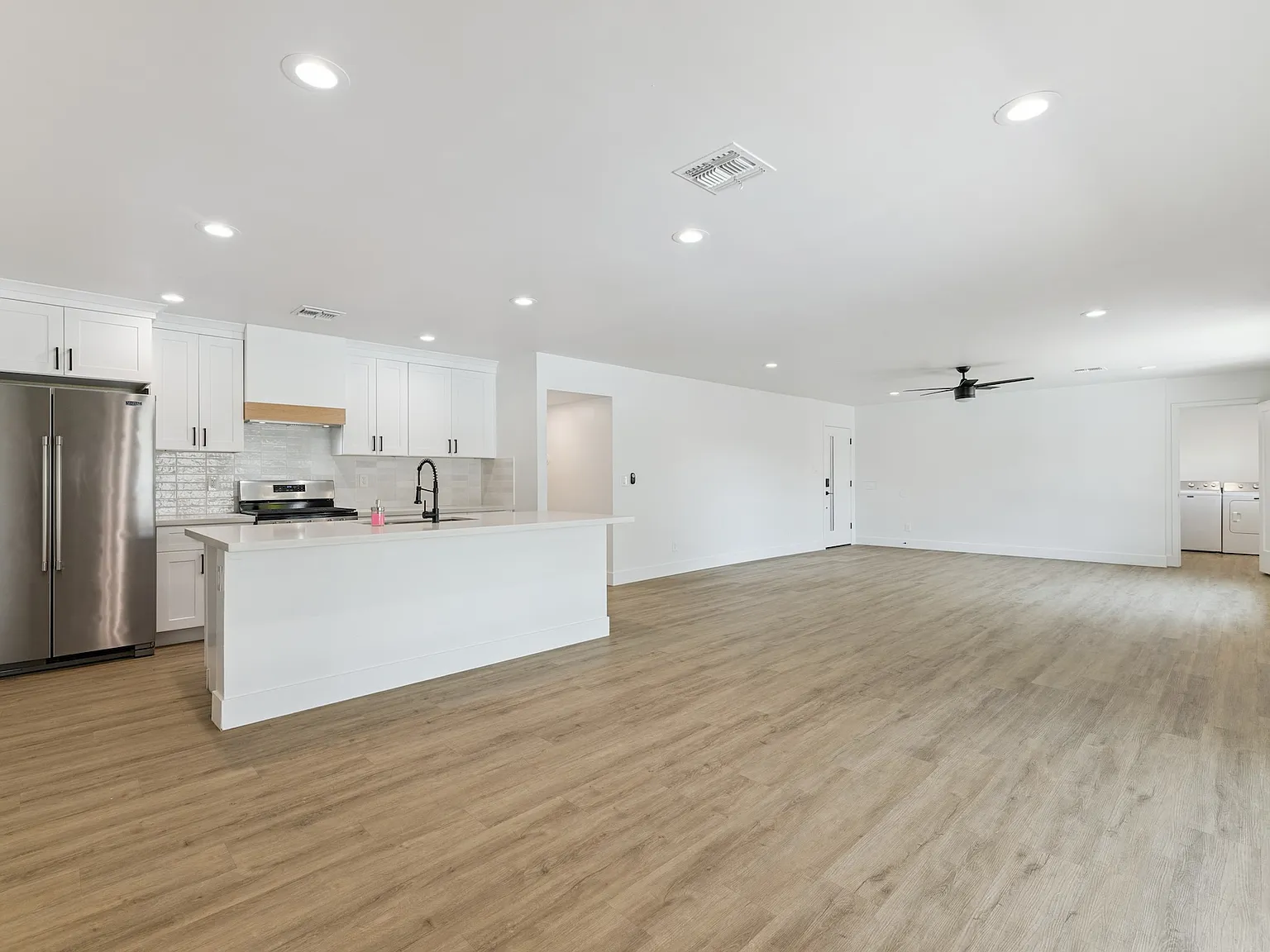 4 bed, 1923 sqft, $3,450 — Photo 1