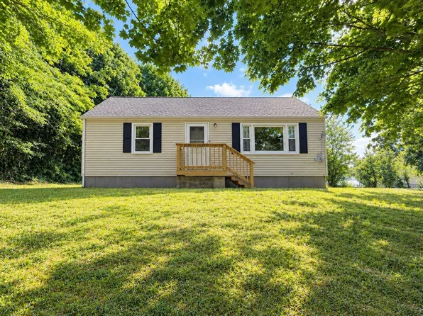9-9R Gates Ter, Sterling, MA 01564