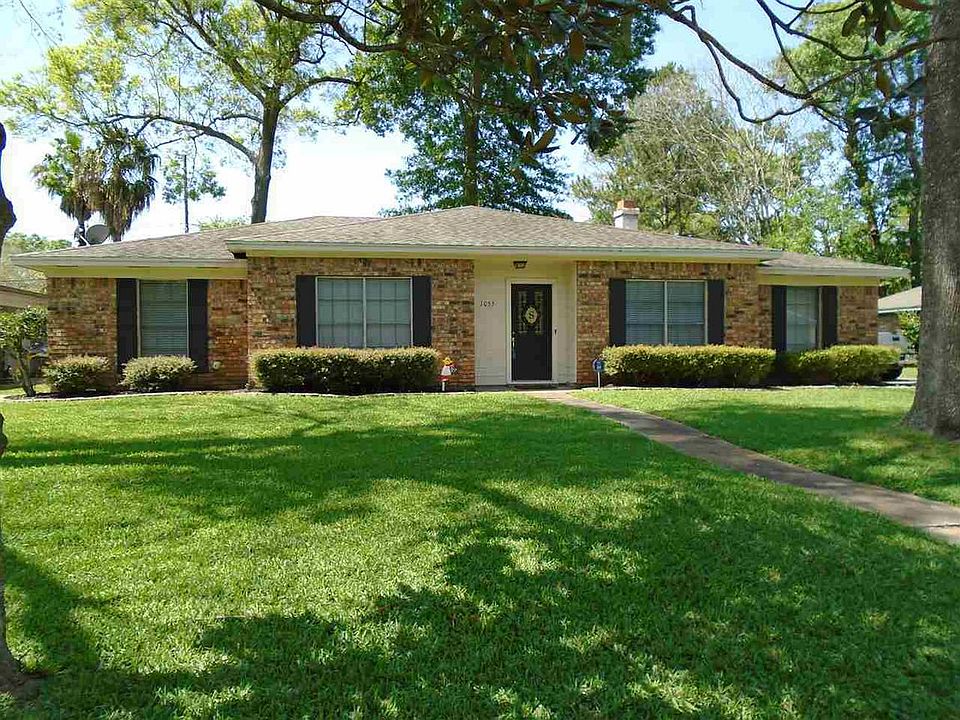 1st image of 1055 Wisteria Dr