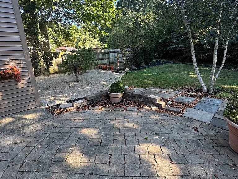 1940 Riverside Dr — Photo 23