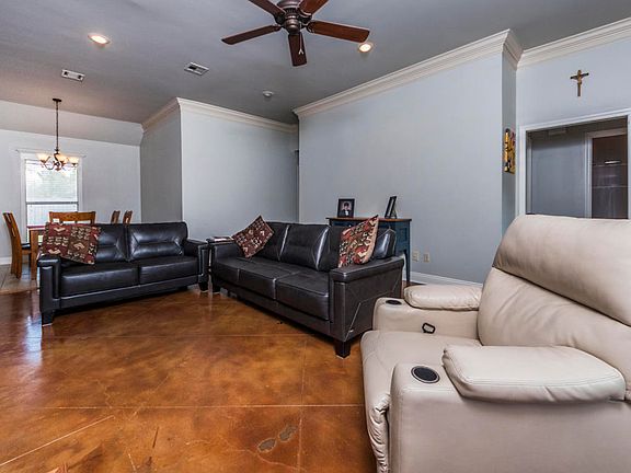 5th image of 208 Waterberry Dr