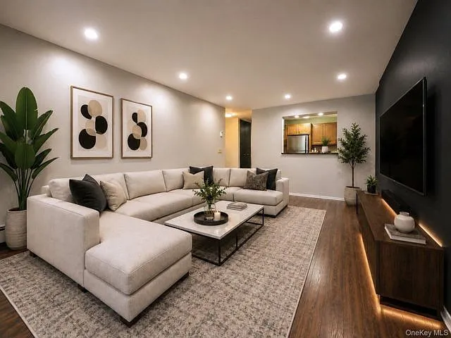 Baybridge Condominiums — Photo 4