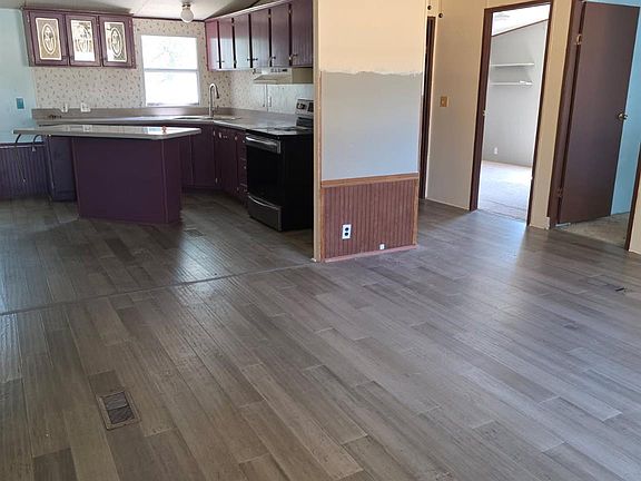 5th image of 670 Fawn Dr