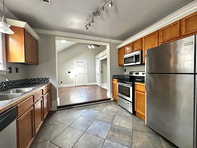 1310 Jones Ave — Photo 3