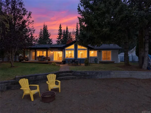 9500 Martin Park Dr, Comox Valley, BC V9J 1C4