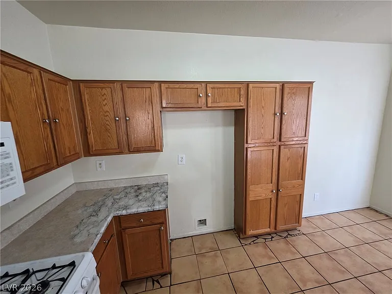 2506 Lady Elizabeth Ct — Photo 48