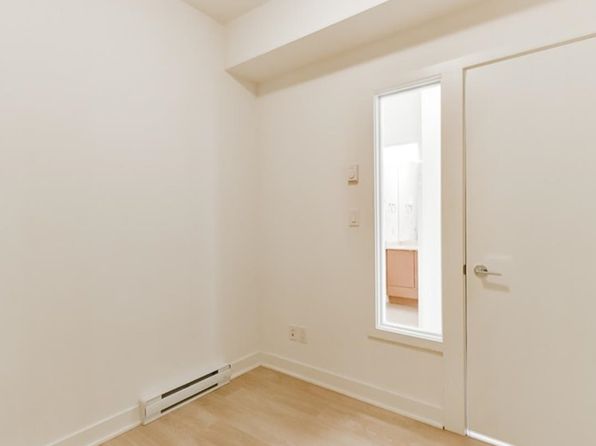 2 bedroom rental in Surrey — photo 6