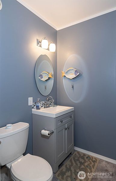 5th image of 1040 W Hancock Avenue