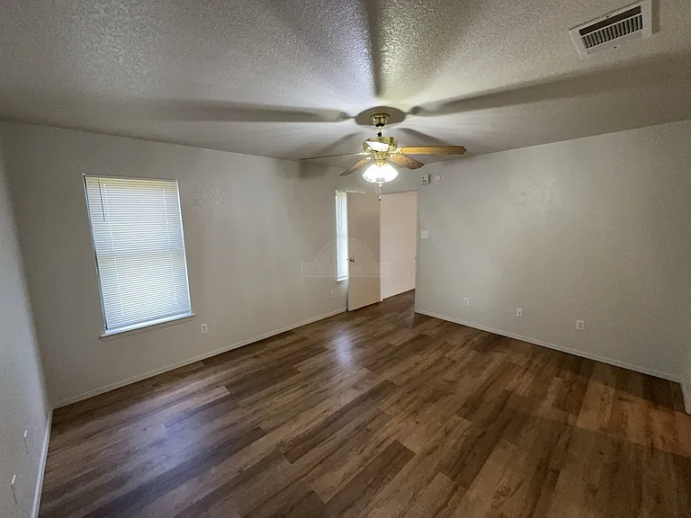 621 Deloris Dr — Photo 14