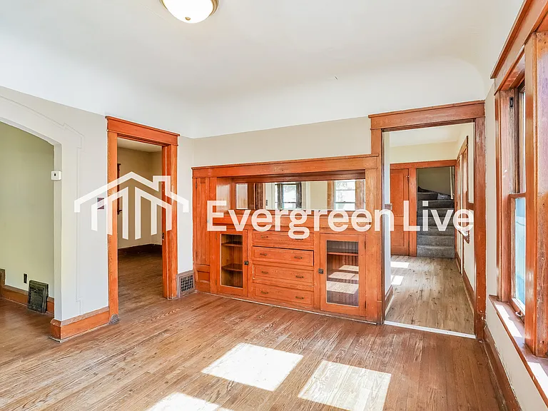4418 N 57th St — Photo 5