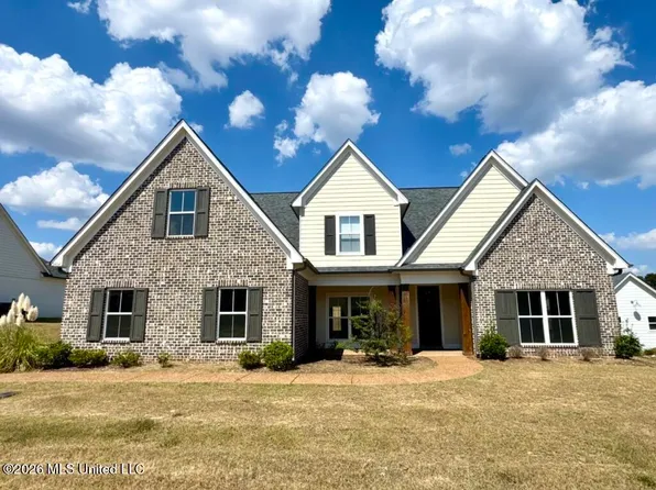 2484 Saint Ives Ln, Hernando, MS 38632