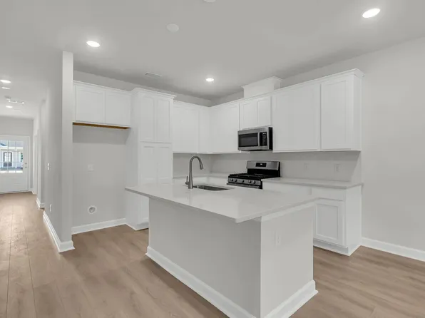 912 Dusk Dr, Summerville, SC 29486