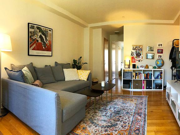 5th image of 312 W 53rd St APT 4C