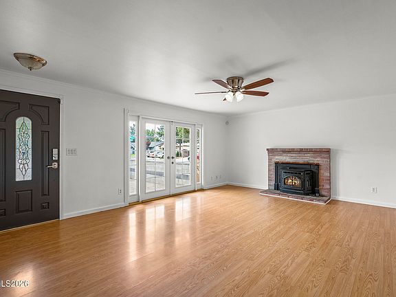 3rd image of 2 Hazelwood Ct