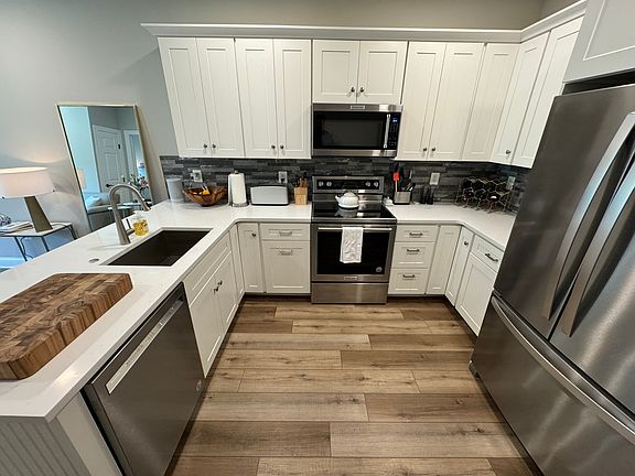 5th image of 301 Edgeboro Dr APT 5