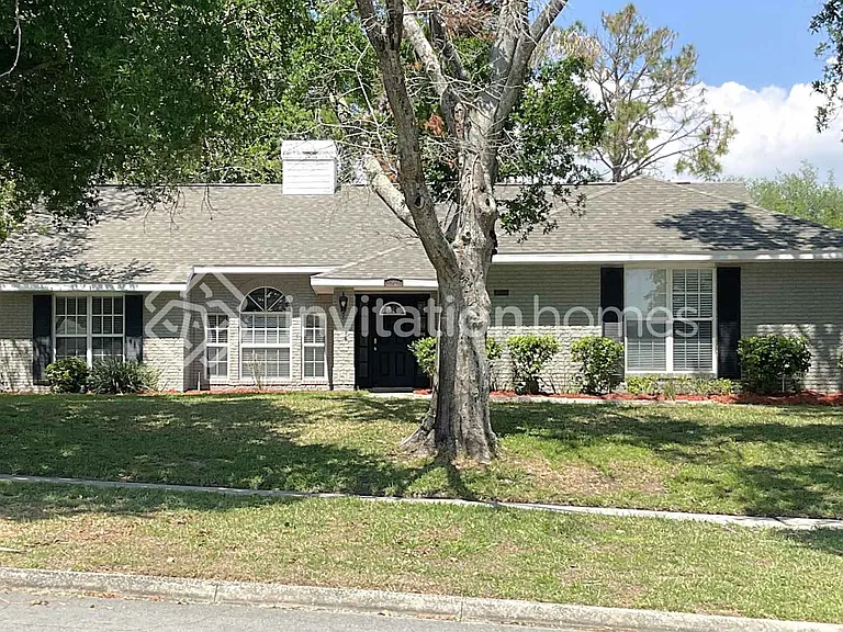 10411 Myakka Dr — Photo 1