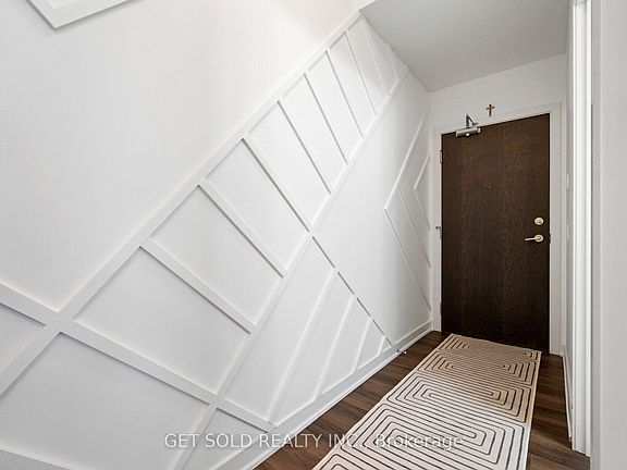 3rd image of 10 Park Lawn Rd #2407