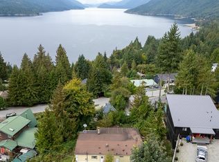 5894 Skookumchuk Rd, Sechelt, BC V7Z0E1