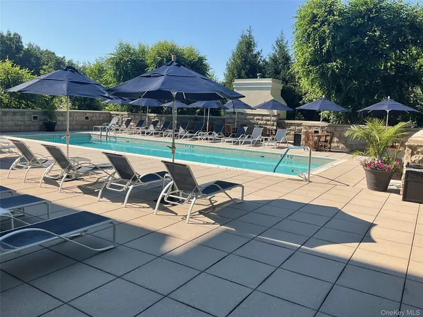 427 Trump Park, Shrub Oak, NY 10588
