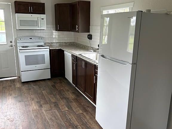 3rd image of 619 County Road 6053