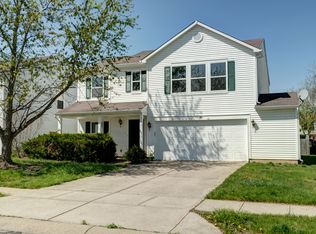 9986 Sapphire Berry Ln, Fishers, IN 46038