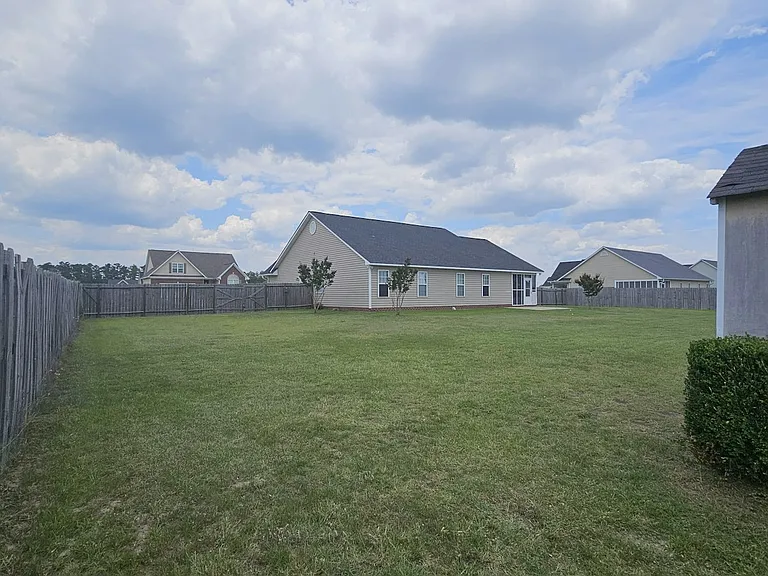 389 Ivywood Ln — Photo 10
