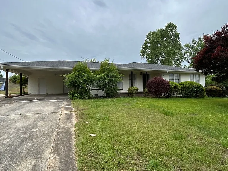 6 Georgian Dr — Photo 2