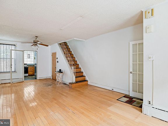 5th image of 1637 S Rosewood St