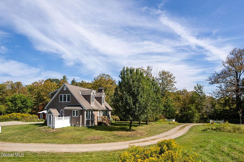 4th image of 1332 Wagners Hollow Road