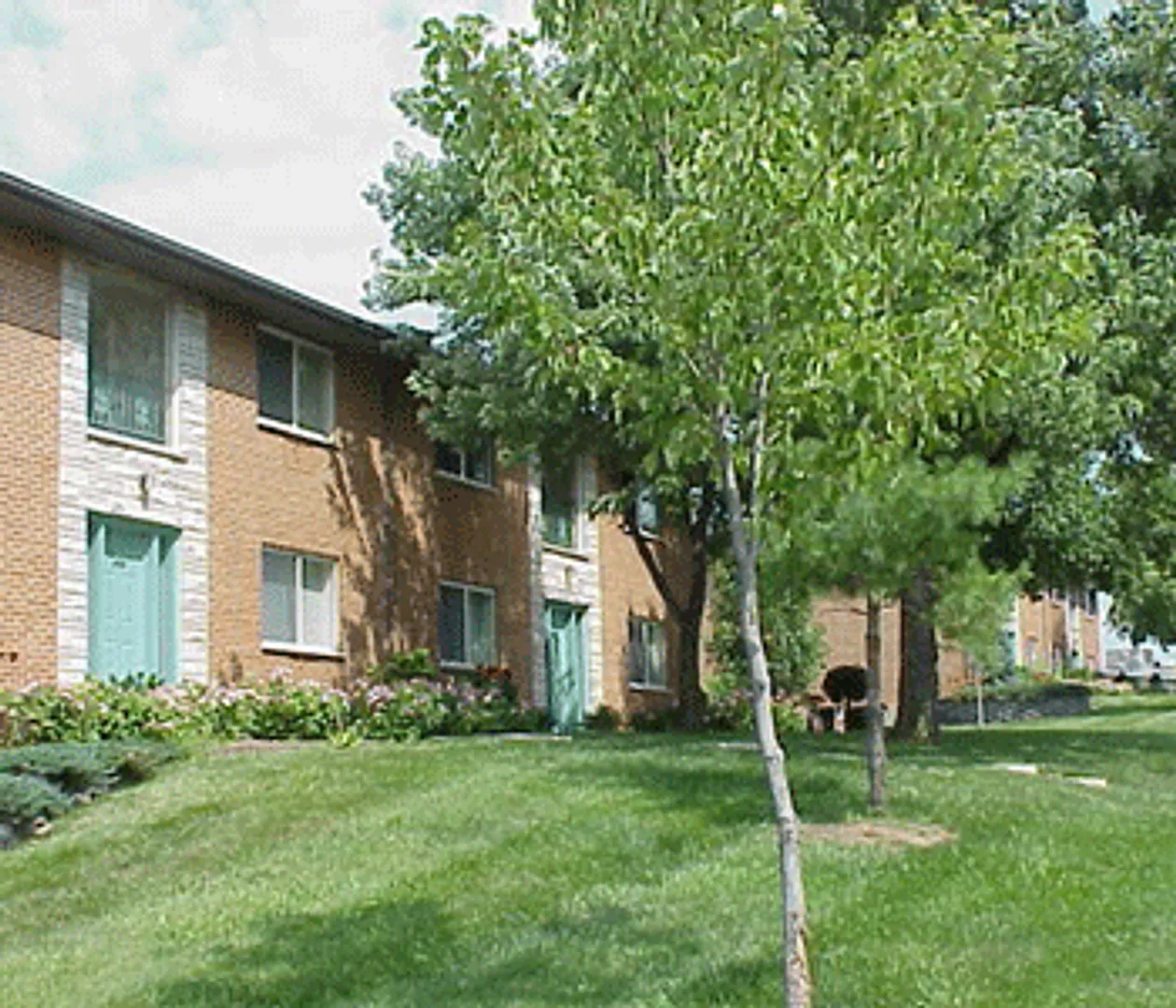 Hickory House Apt. — Photo 1