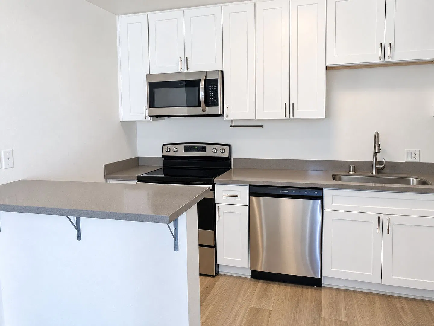 Fernwood Apartment Homes — Photo 2