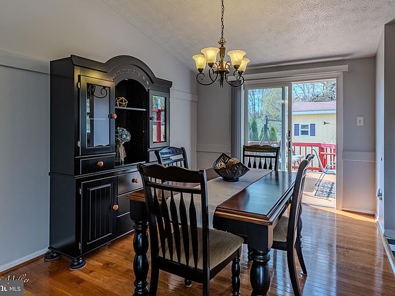5th image of 8802 Goldentree Ln