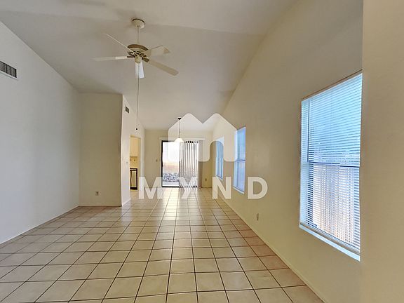 3rd image of 2966 W Country Meadow Dr