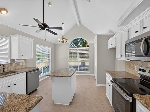 5th image of 544 Honeygold Dr